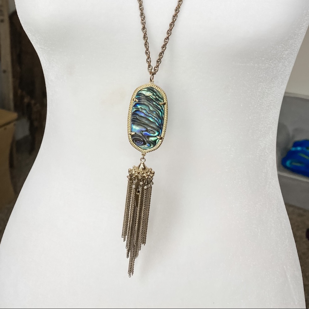 Kendra Scott necklace